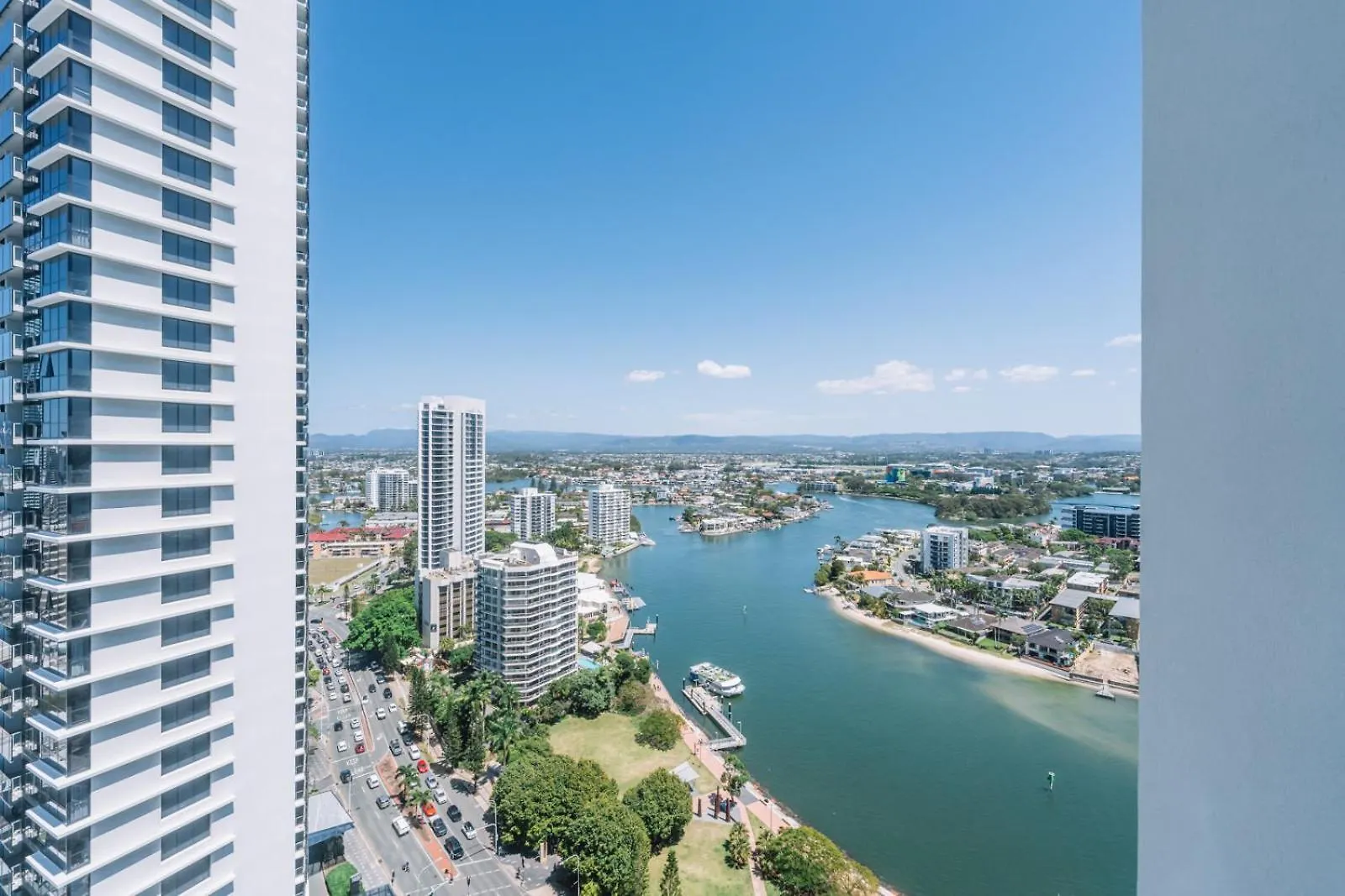 Resort Style Chevron Apartments Surfers Paradise By Gold Coast Travels 0*,  Austrália