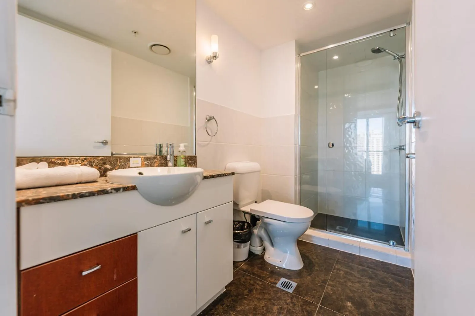 Resort Style Chevron Apartments Surfers Paradise By Gold Coast Travels 0*,