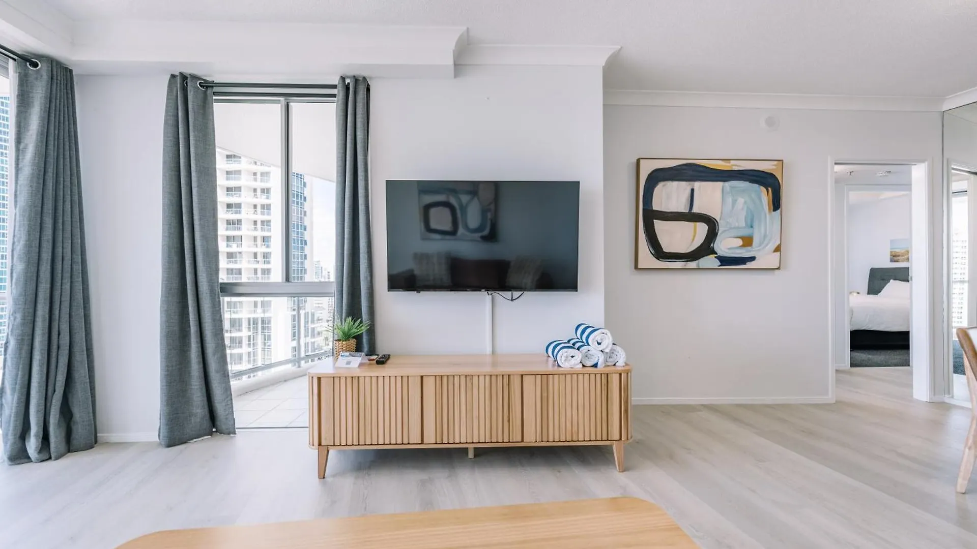Resort Style Chevron Apartments Surfers Paradise By Gold Coast Travels 0*,