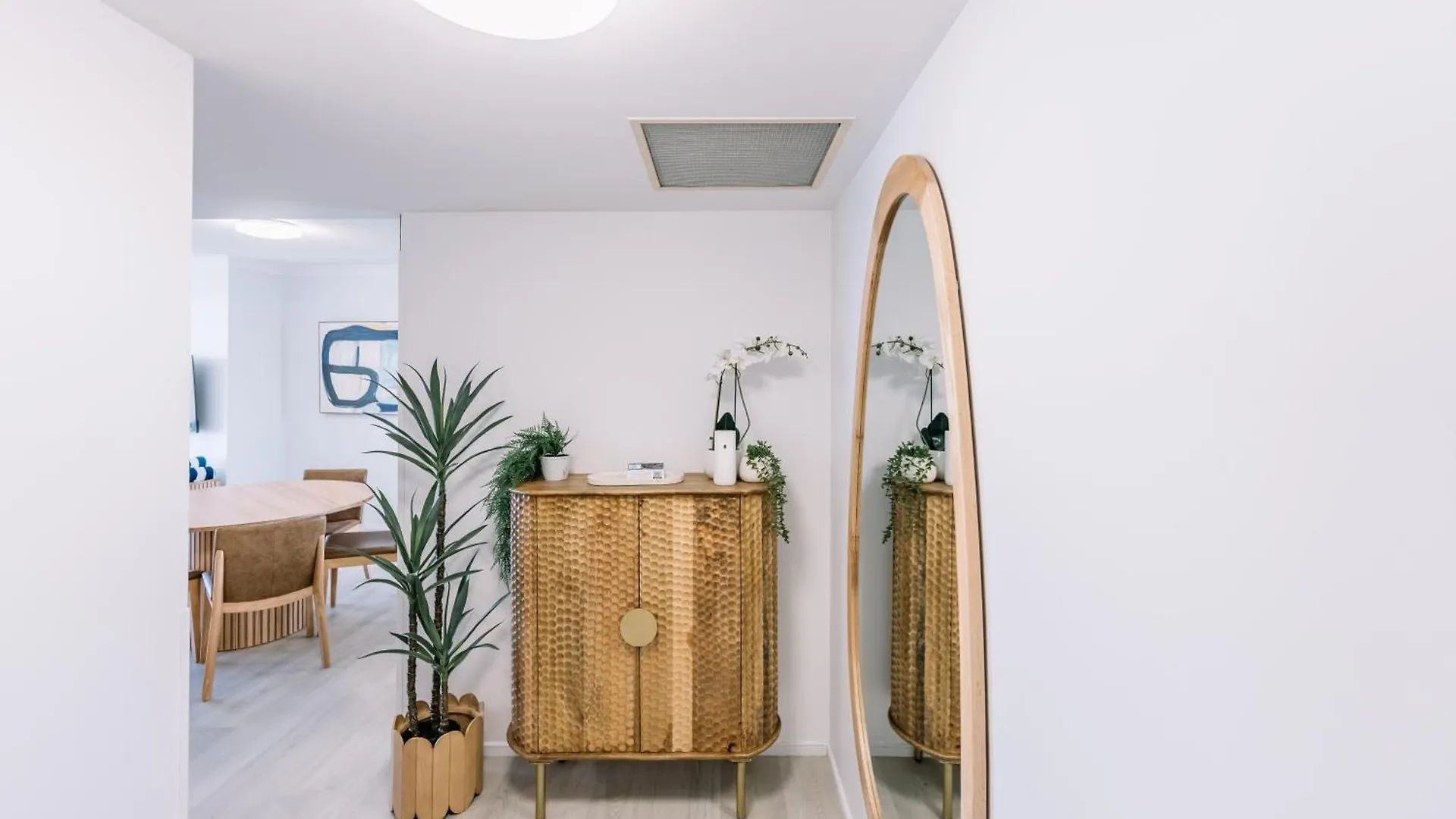 Resort Style Chevron Apartments Surfers Paradise By Gold Coast Travels