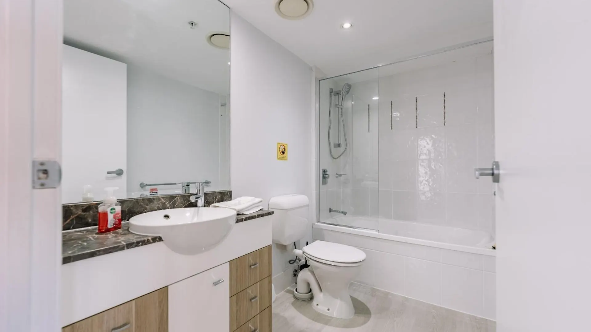 Resort Style Chevron Apartments Surfers Paradise By Gold Coast Travels