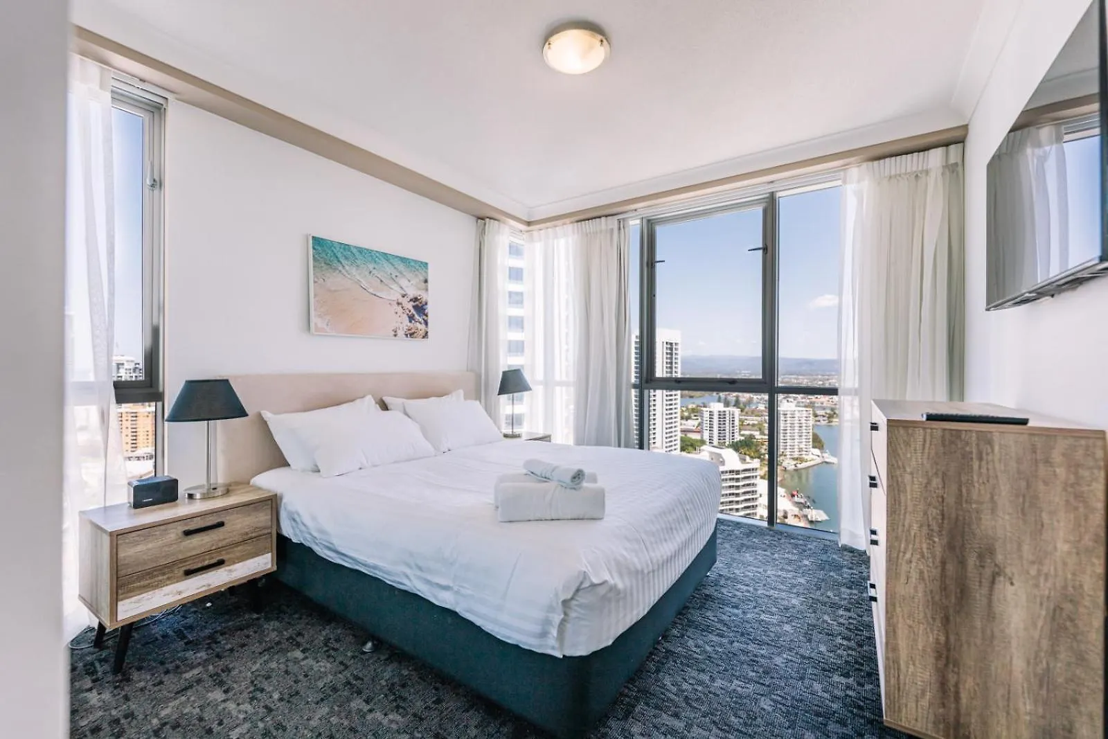Resort Style Chevron Apartments Surfers Paradise By Gold Coast Travels Αυστραλία