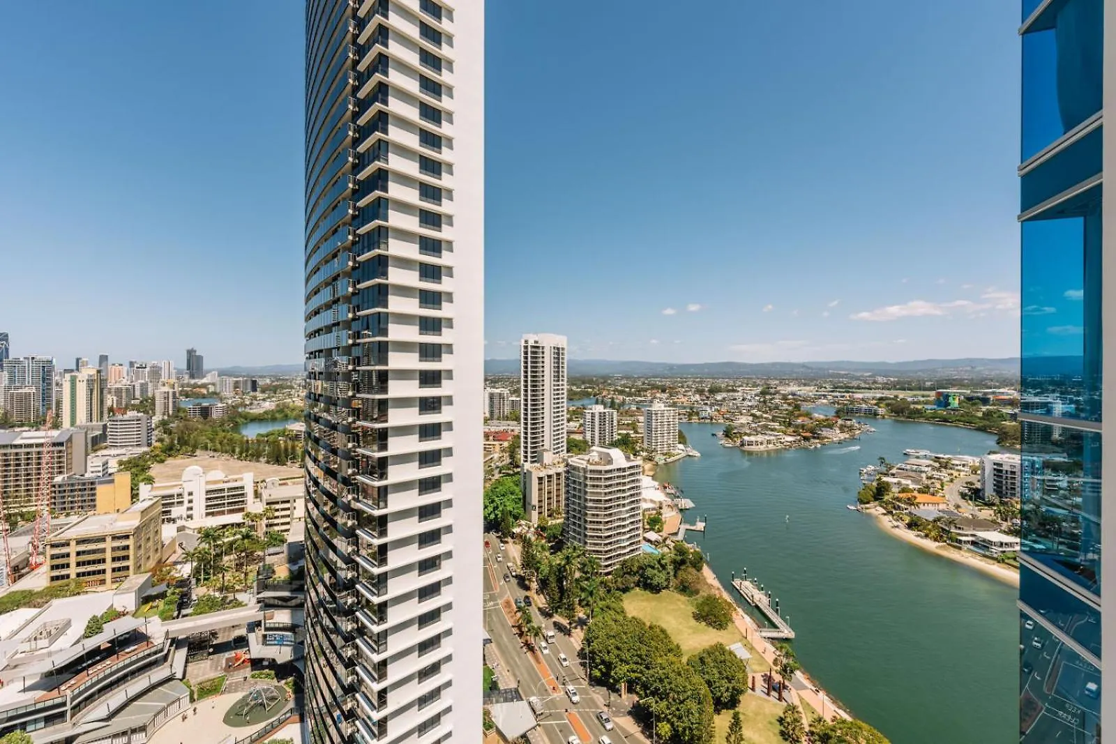 Resort Style Chevron Apartments Surfers Paradise By Gold Coast Travels 0*,  Αυστραλία