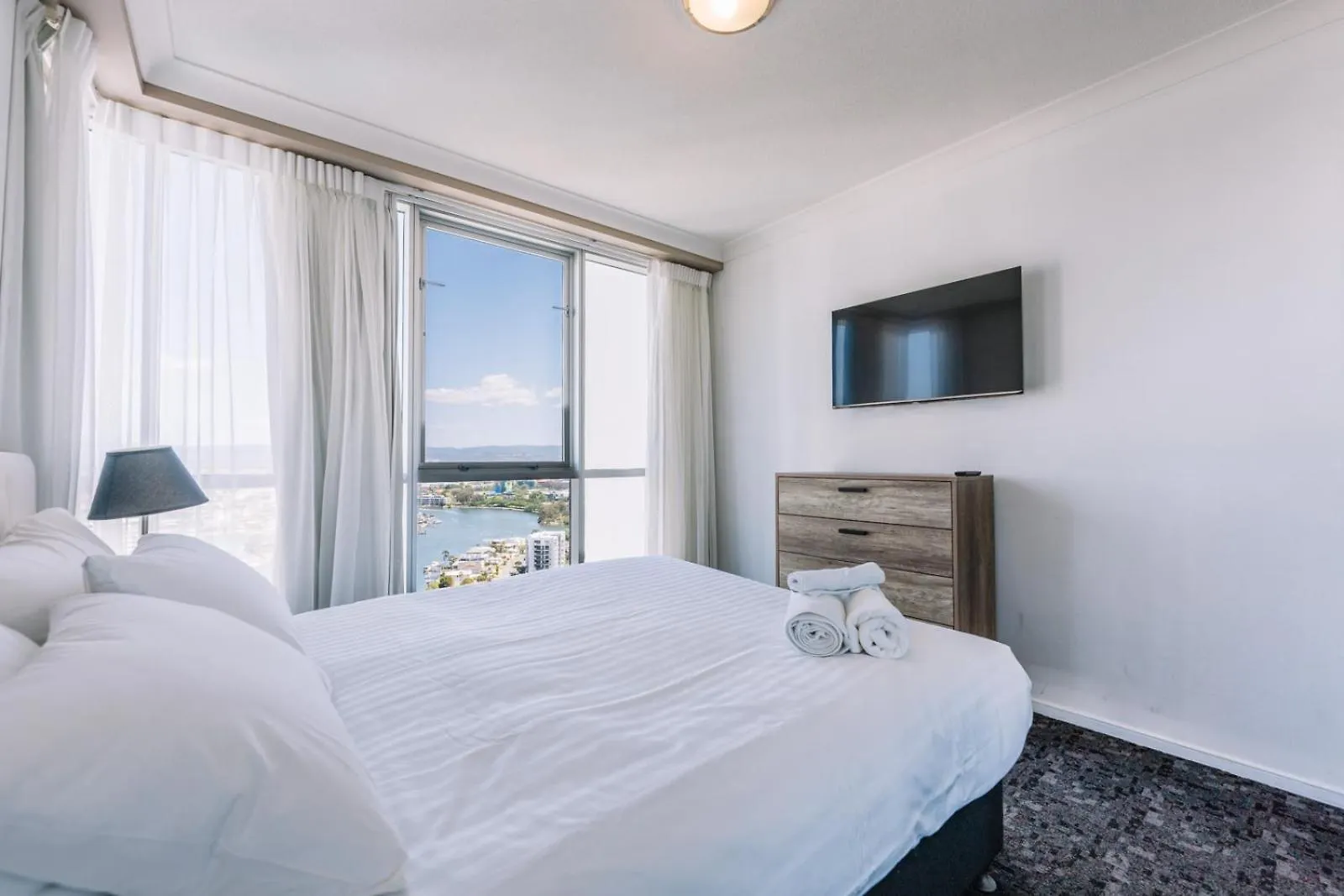 Resort Style Chevron Apartments Surfers Paradise By Gold Coast Travels 0*,  Αυστραλία